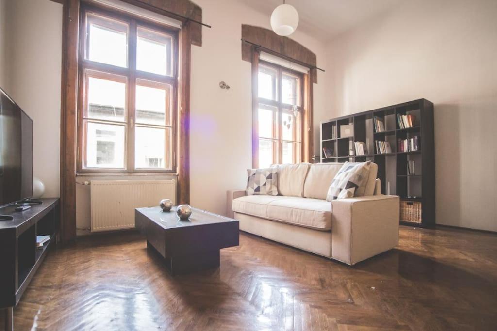 Spacious Luxury Designer Flat Apartment