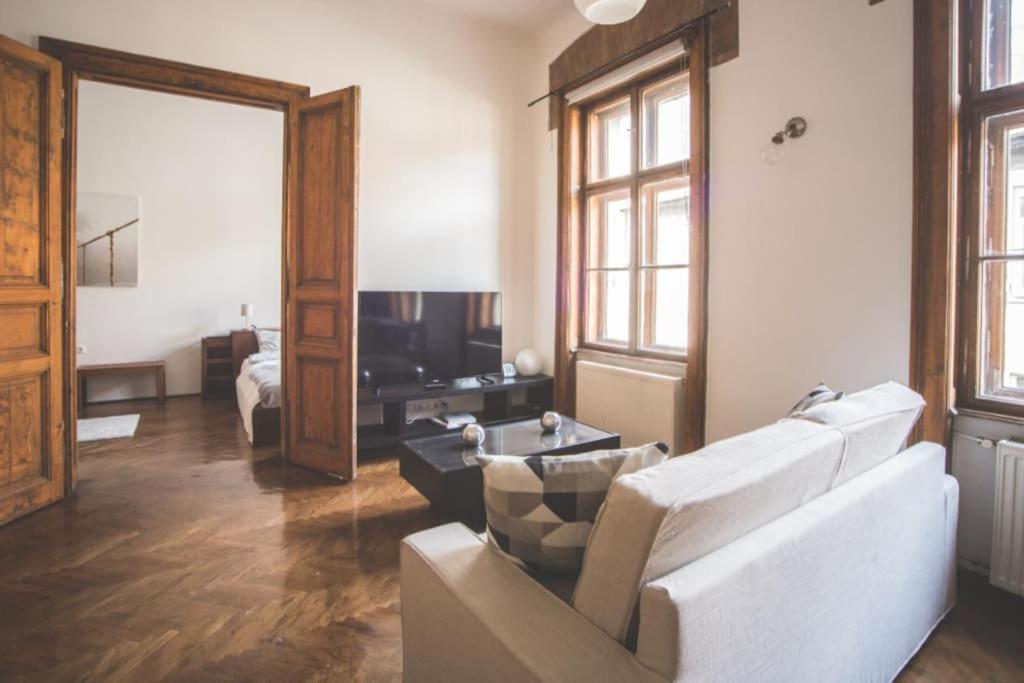Spacious Luxury Designer Flat Budapest