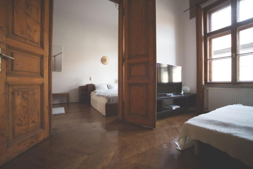 Spacious Luxury Designer Flat Apartment Budapest