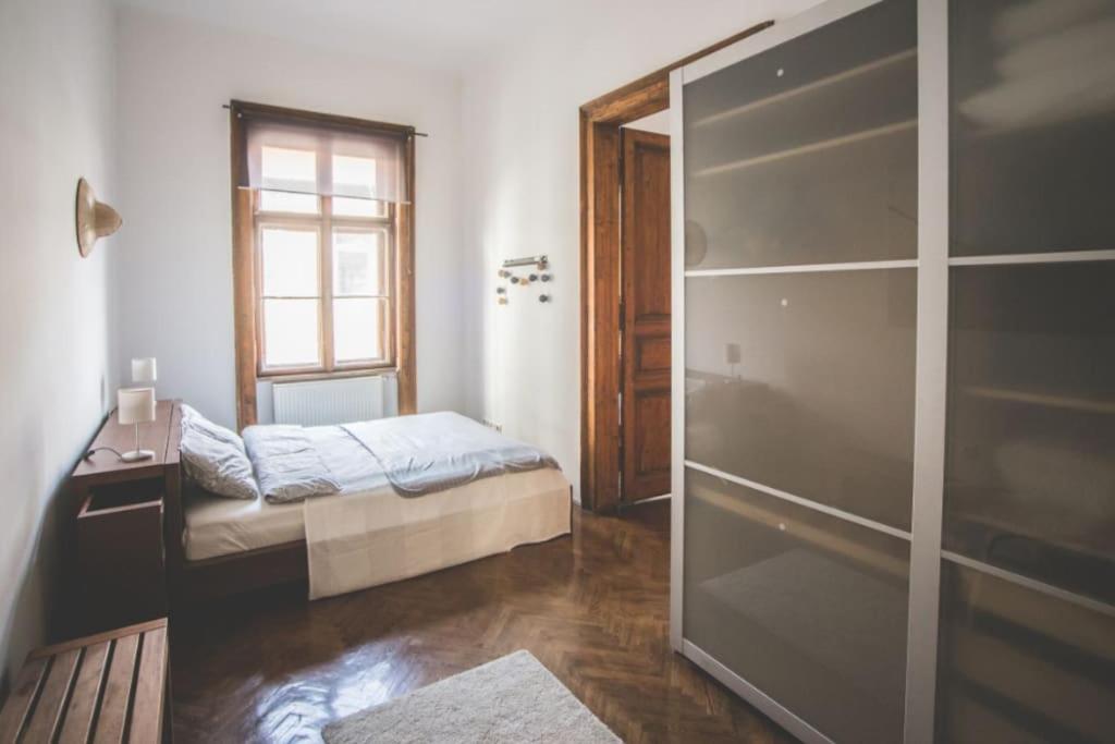 Apartment Spacious Luxury Designer Flat *