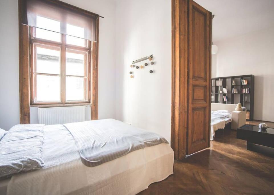 Apartment Spacious Luxury Designer Flat *